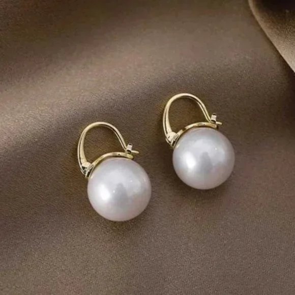 Hand Crafted Jewelry - Beautiful Korean Pearl Drop Earrings Gold - Brand New